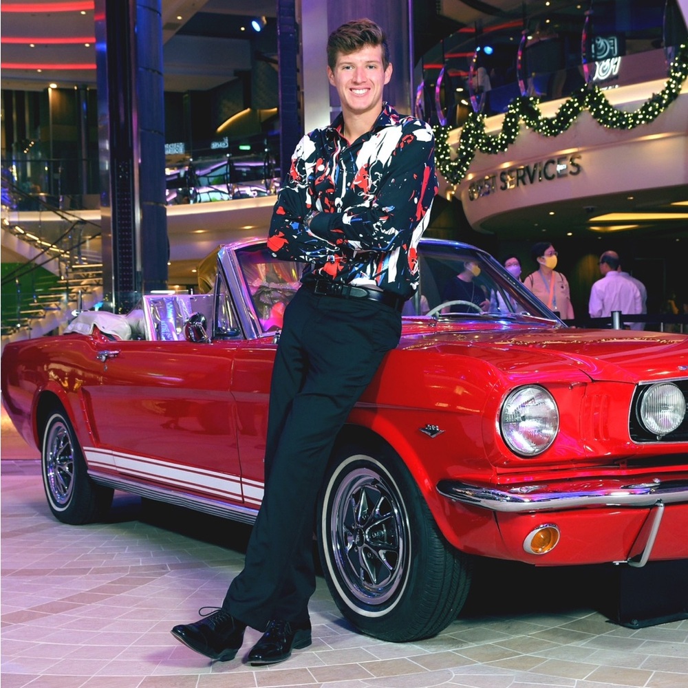 Meet your Posher, SKY